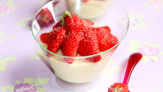 Pannacotta au chocolat blanc et fraises