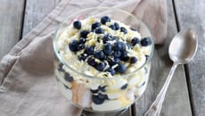 Trifle myrtilles et limoncello : les MEILLEURS DESSERTS anglais revisités !