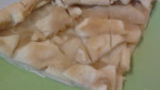 Tarte aux pommes maison, pâte brisée compote et fruits