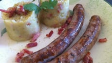 Chou frisé et saucisses aux herbes