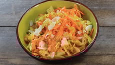 Salade de carottes râpées, coco et citron vert