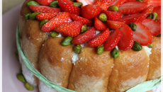 Charlottes aux fraises à la pistache