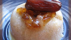 Petit flan de tapioca aux dattes