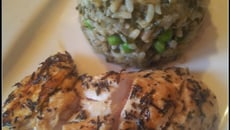 Poulet au thym, citron et riz pilaf épinards et petits pois