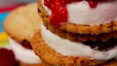 Casse-croûte pour les pingouins romantiques