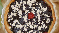 Tarte chocolatée aux amandes et poivrons confits