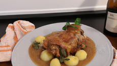 Coq a la bière et genièvre