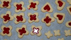 Sablés de Noël coeur vitrail en bonbons