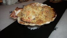 Noix de st jacques aux agrumes facon crumble jus leger à la vanille