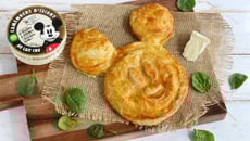 Tourte feuilletée Mickey au camembert d'Isigny Sainte-Mère et viande hachée