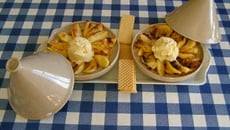 Tajine de pommes avec glace à la vanille facile