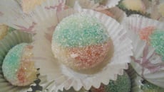 Kaaber ellouz (boules d'amandes)