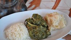 Saka saka, feuilles de manioc (Ravitoto à Madagascar)