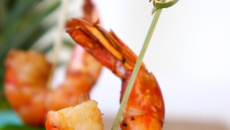 Brochettes de gambas à l'ananas et menthe