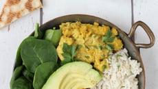 Bol de lentilles aux épices à l'indienne