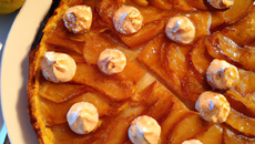 Tarte aux poires sur lit de crème de marrons