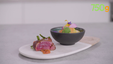 Tataki de bœuf frotté au Gochujang salade croquante de kimchi