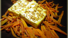 Tofu roti à l'orange, julienne de carottes