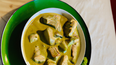 Curry vert de porc au lait de coco aux pommes fondantes