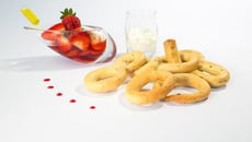 Sablés au fenouil et à l'huile d'olive de Corse Oliu di Corsica, fraises à la chantilly