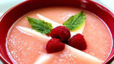 Soupe de melon aux framboises