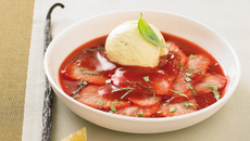 Carpaccio de fraises et basilic, glace vanille