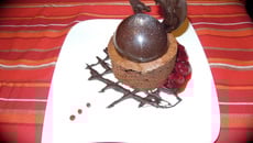 Gâteau moelleux au chocolat décoré