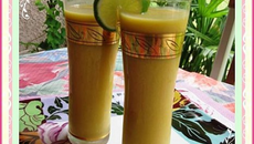 Smoothie mangue, coco et citron vert