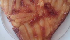 Gâteau aux poires et caramel