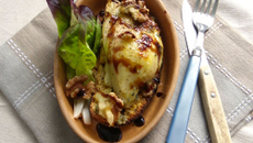 Tartine de poire rôtie, roquefort, noix et miel