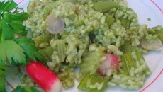 Risotto aux céleri branche et radis, en bouillon de fanes