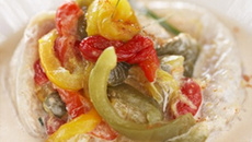 Soupe de lotte aux 2 poivrons et au lait de coco