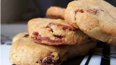 Cœurs sablés aux cranberries et à la farine de chataîgnes
