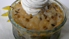 Gratin d'artichauts sur crème d'olive noire, chantilly au fenouil