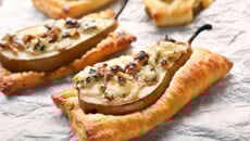 Tartelettes aux poires, Roquefort et noix