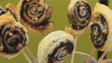 Sucettes feuilletées à la tapenade