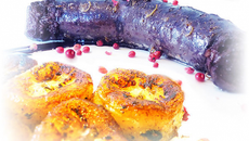 Boudin noir à la banane confite, crème balsamique, baies roses et poivre de Sechuan