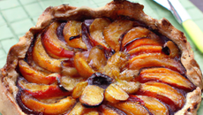 Tarte aux nectarines et raisins secs