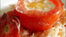 Tomate farcie à l'œuf, façon cocotte