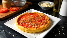 Tarte tomate, fromage, feta et moutarde