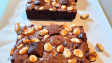 Brownie aux pépites de nougatine et noix