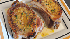 Côtes de porc gratinées