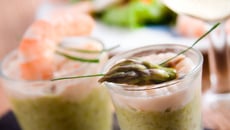 Mousse d'asperges aux crevettes