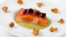 Pavé de saumon aux saveurs d'été douces et piquantes