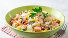 Salade de riz au surimi