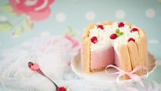 Charlottes aux framboises (ou fraises) et sirop rhum/grenadine