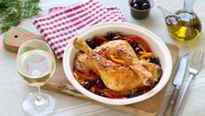 Cuisses de Poulet du Périgord au chorizo, poivrons et olives noires