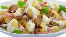 Gnocchis crémeux aux lardons et champignons