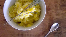 Ecrasé de rutabaga et pommes de terre au thym et à la Tomme de Montagne