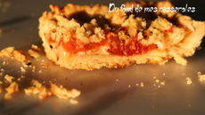 Tarte crumble aux tomates confites, oignon et chèvre